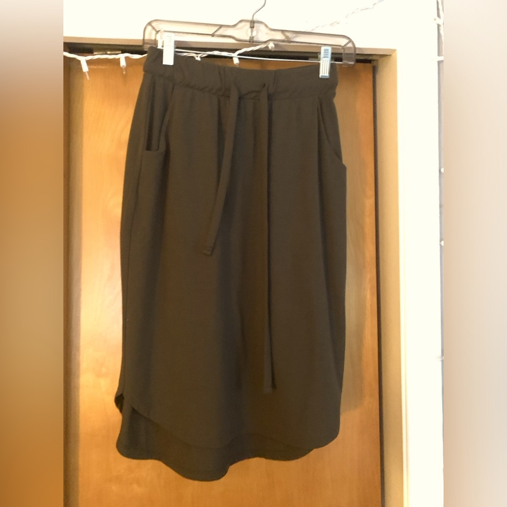 comfy green skirt